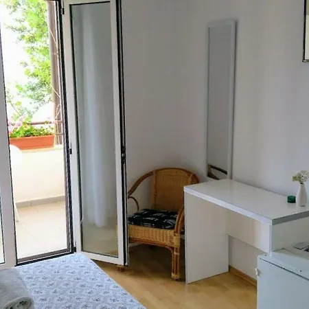 Nada Guest house